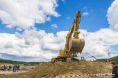 Caterpillar_245_Raupenbagger_Eberhard003.jpg