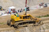 Caterpillar_D5_BulldozerEberhard.jpg