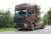 Scania_RII730_V8_Black_Ambe.jpg