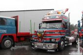 Scania_143H_500_V8_Voegel.JPG