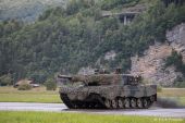 Rheinmetall_Leopard_2_Schweizer_Armee008.jpg