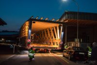 Transport einer Holzbrücke nach Rubigen