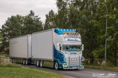 Scania_R620_V8_Martenssons_Akeri001.jpg