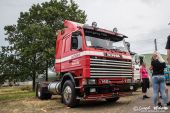 Scania_142M_V8_Schoeni001.jpg