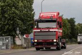 Scania_142M_V8_Schoeni004.jpg