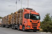 Scania_New_R730_V8_Esittelyauto002.jpg
